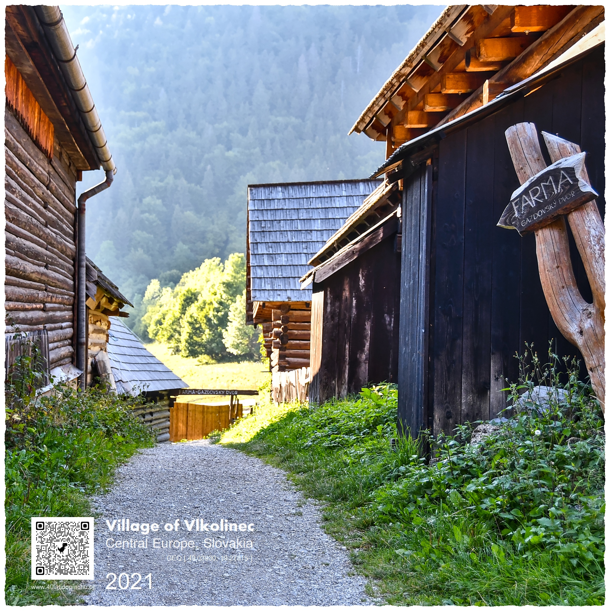 Słowacja, tradycyjne drewniane budynki we wsi Vlkolinec