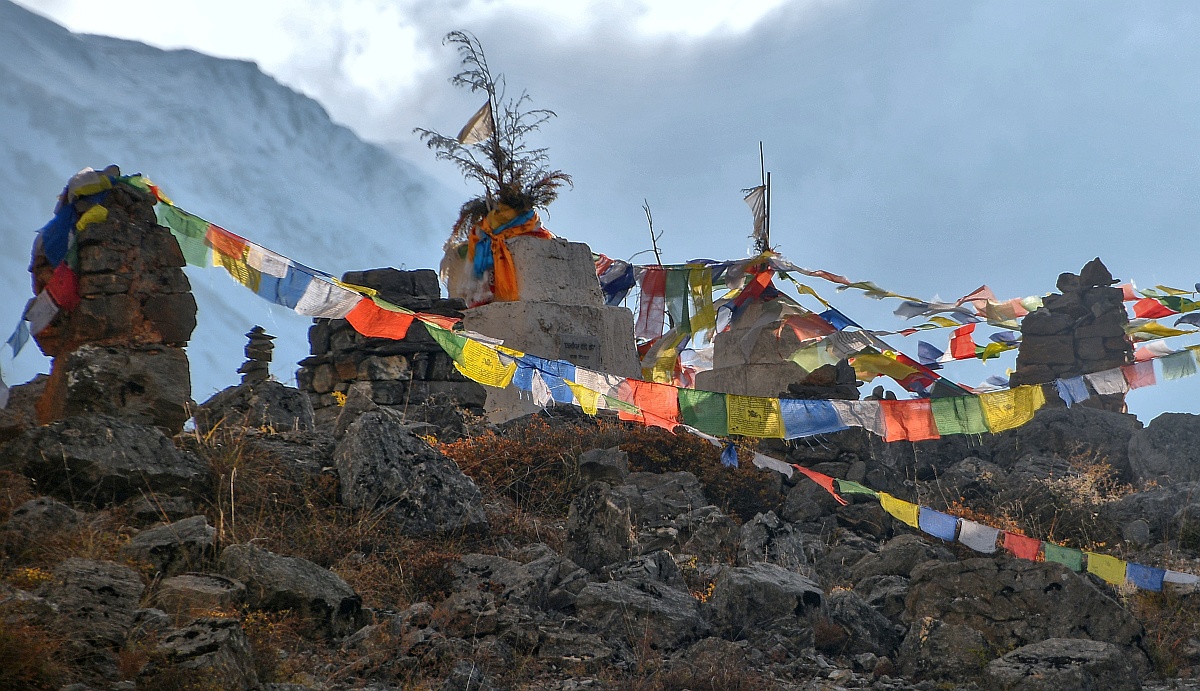 Cmentarz buddyjski w Muktinath