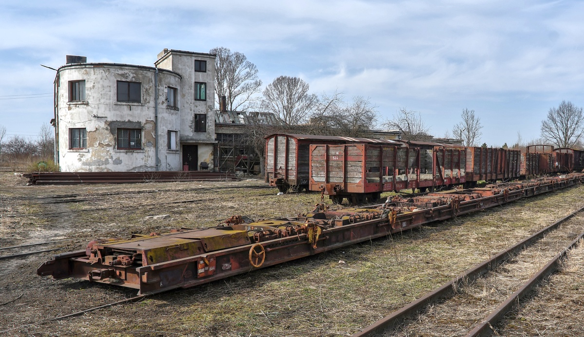 Wąskotorowa stacja kolejowa w Krośniewicach